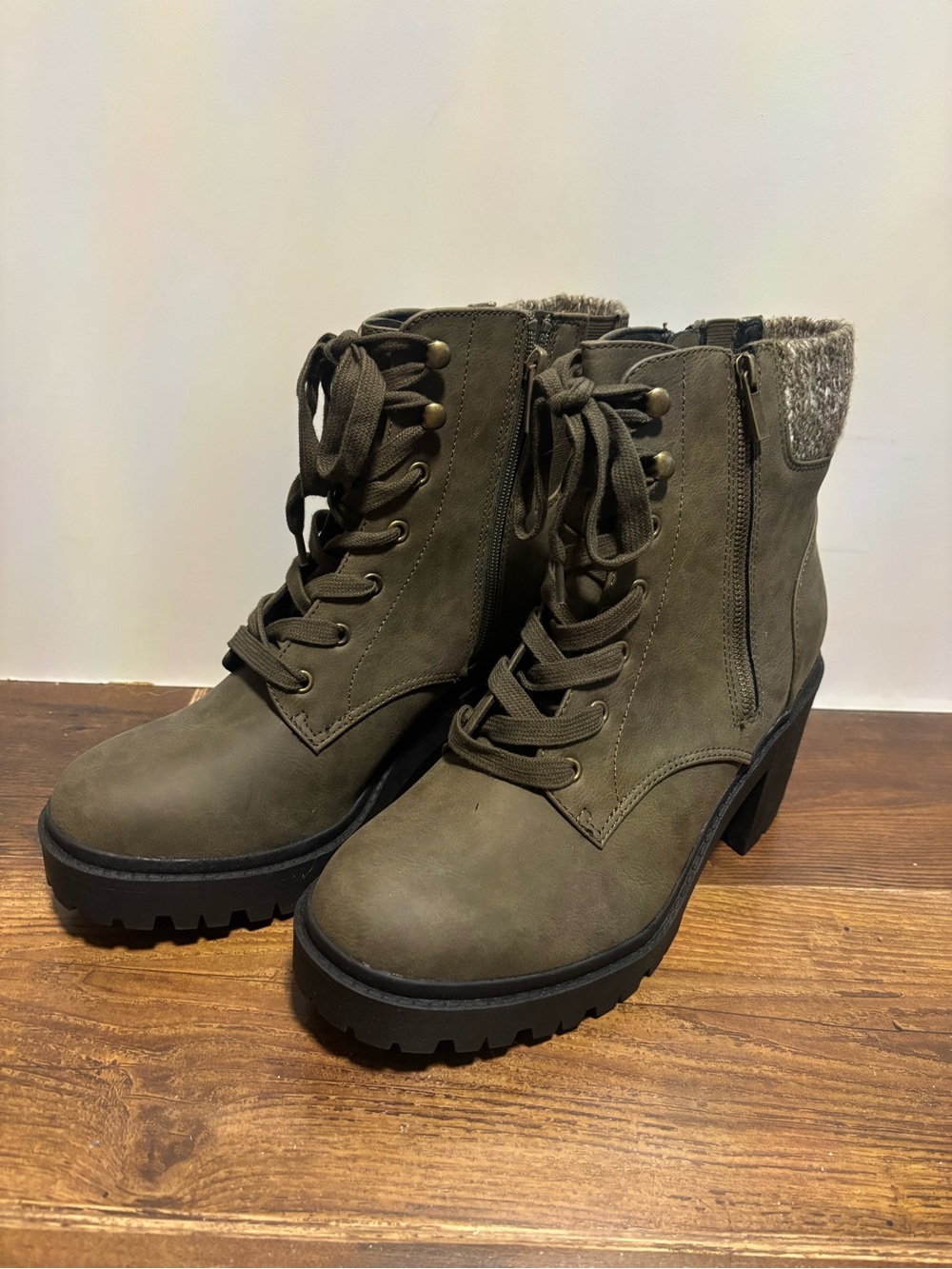 Never Worn - Women's Olive Lace-Up Chunky Heel Ankle Boots